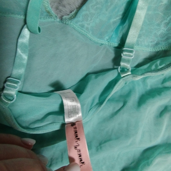 Elegant Lace Sheer Pink And Teal Tanks Preloved Sz L Cropped Fit US M - Picture 3 of 9